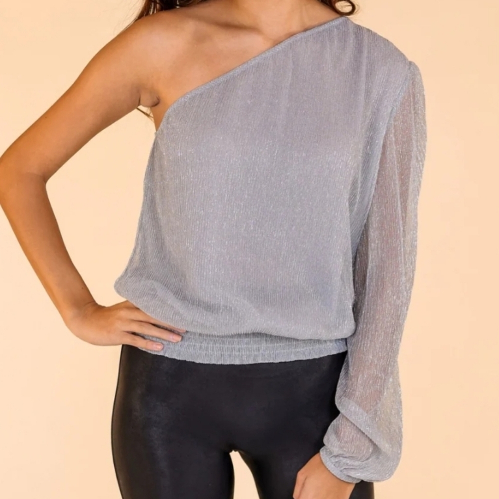 G+E One-Shoulder Silver Top